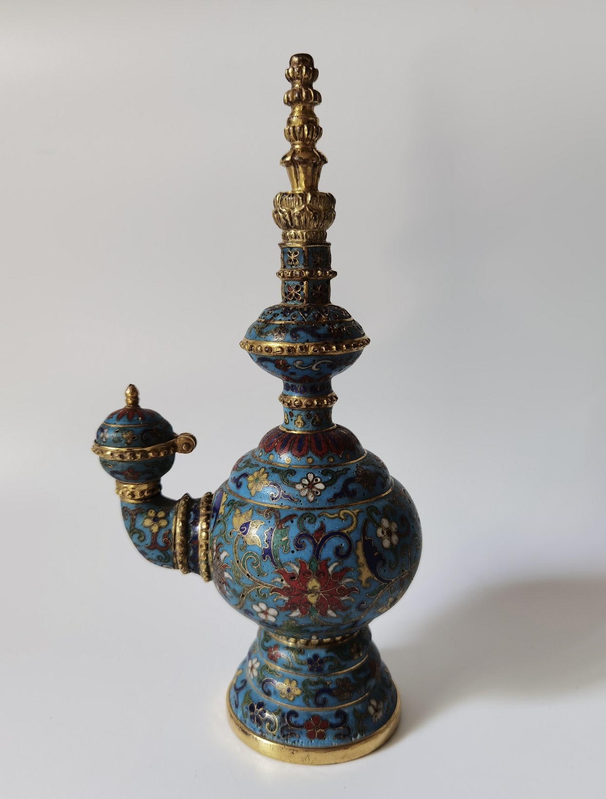 Qing Dynasty Cloisonné Enamel Kundika — thumbnail 3